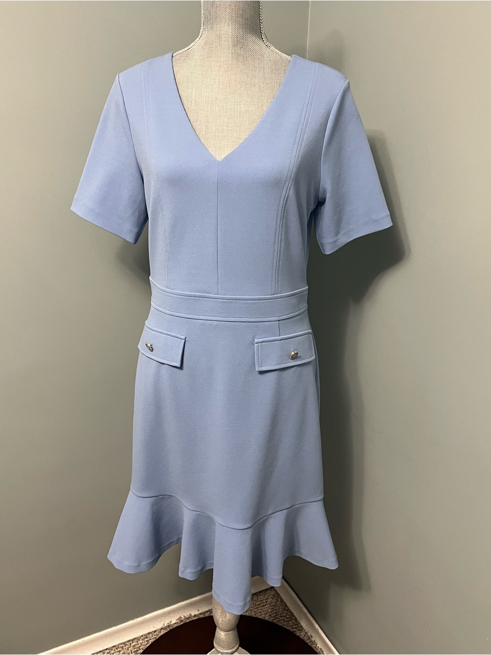LAURA petites blue short sleeve ruffle hem midi dress v-neck women size 8 petite